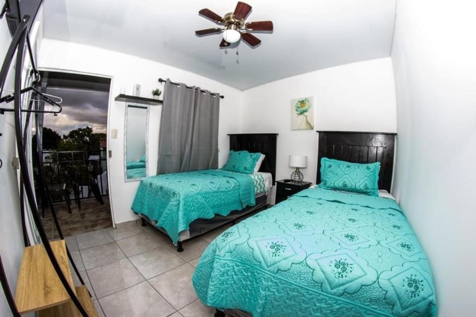 Hostal Jasmin Берлін Екстер'єр фото